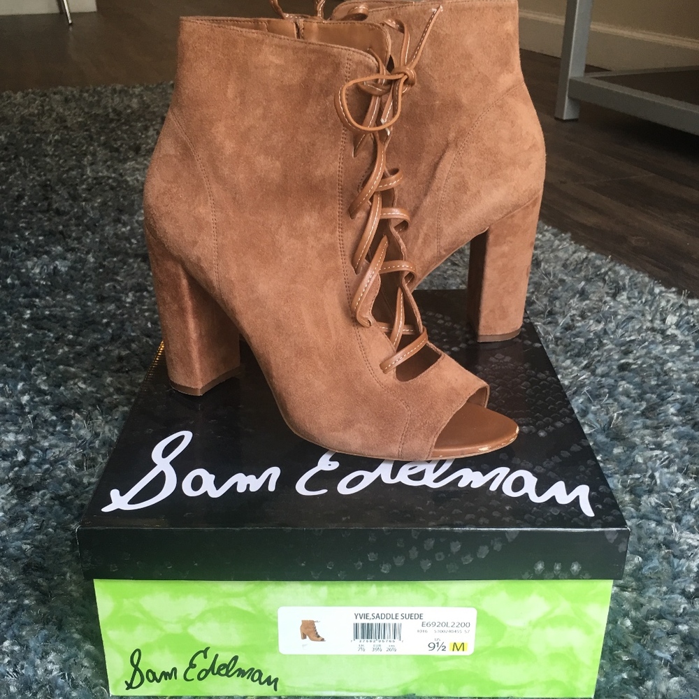 Sam Edelman Yvie Saddle Suede Lace Up Booties